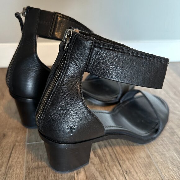 Frye Brielle Back Zip Sandal - Picture 9 of 15